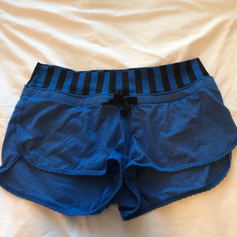 Lululemon shorts size 4